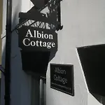 펜션 Albion -