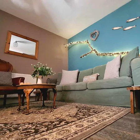 Holiday home Albion - *