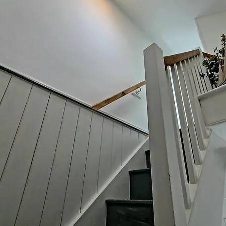 Albion - * Уитби